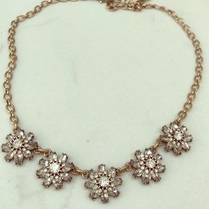 Collar necklace